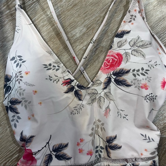 CUPSHE Tie Back High Waisted Shallow Waters Floral Print One-Piece Swimsuit - Picture 9 of 12